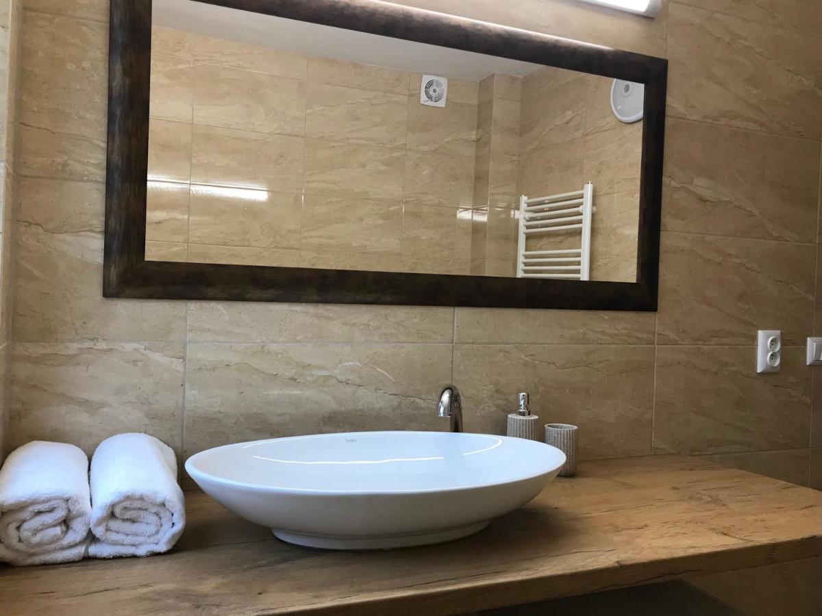 Apartmanovy Dom Visnove Luaran gambar