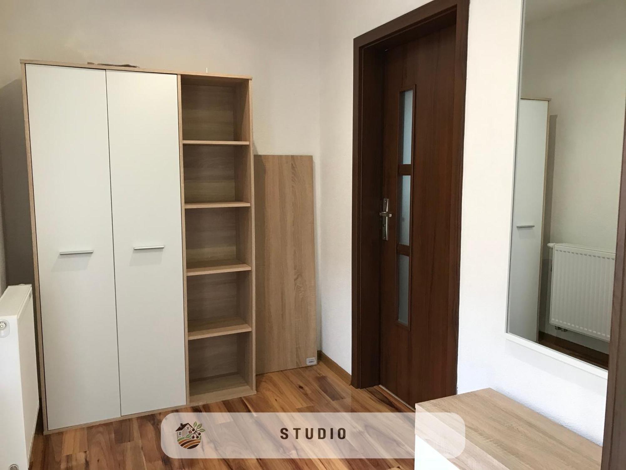 Apartmanovy Dom Visnove Luaran gambar