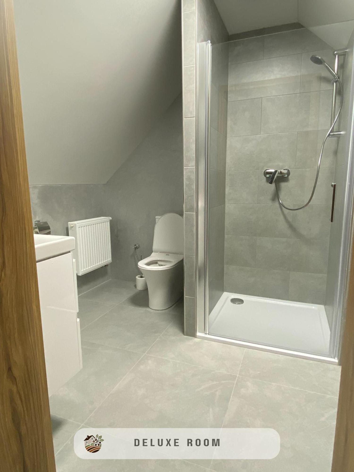 Apartmanovy Dom Visnove Luaran gambar