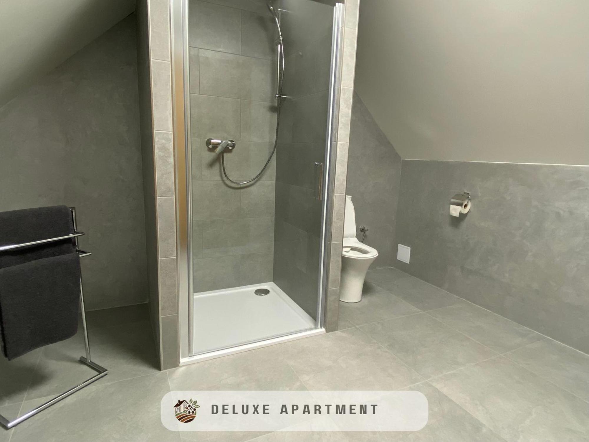 Apartmanovy Dom Visnove Luaran gambar