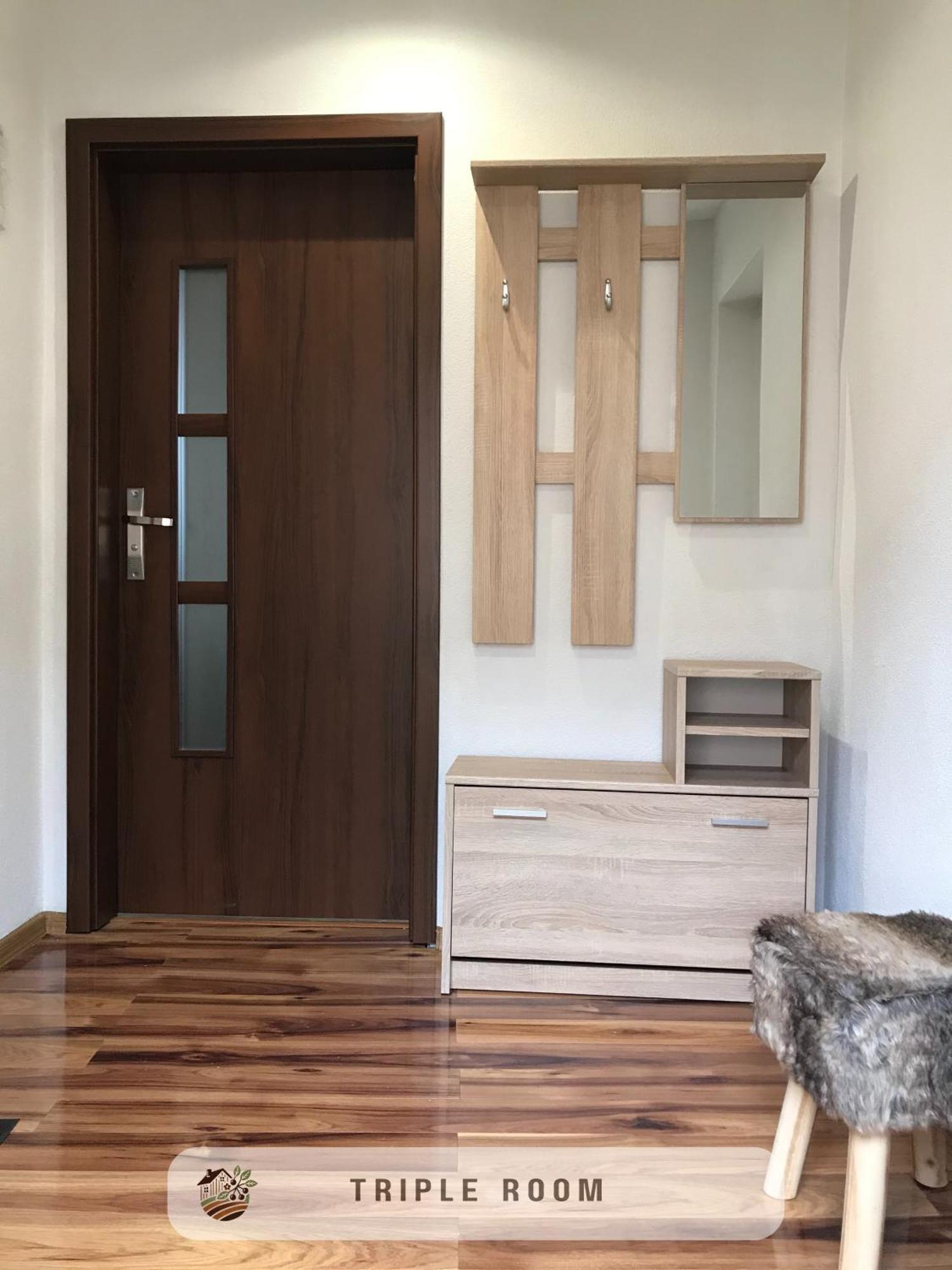 Apartmanovy Dom Visnove Luaran gambar