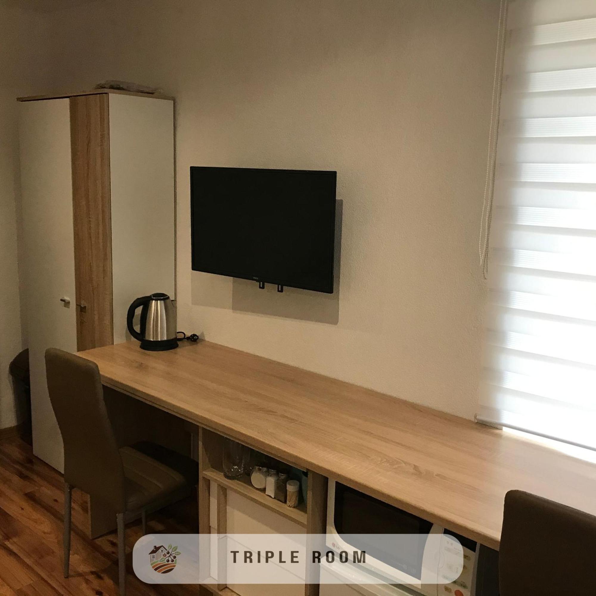 Apartmanovy Dom Visnove Luaran gambar