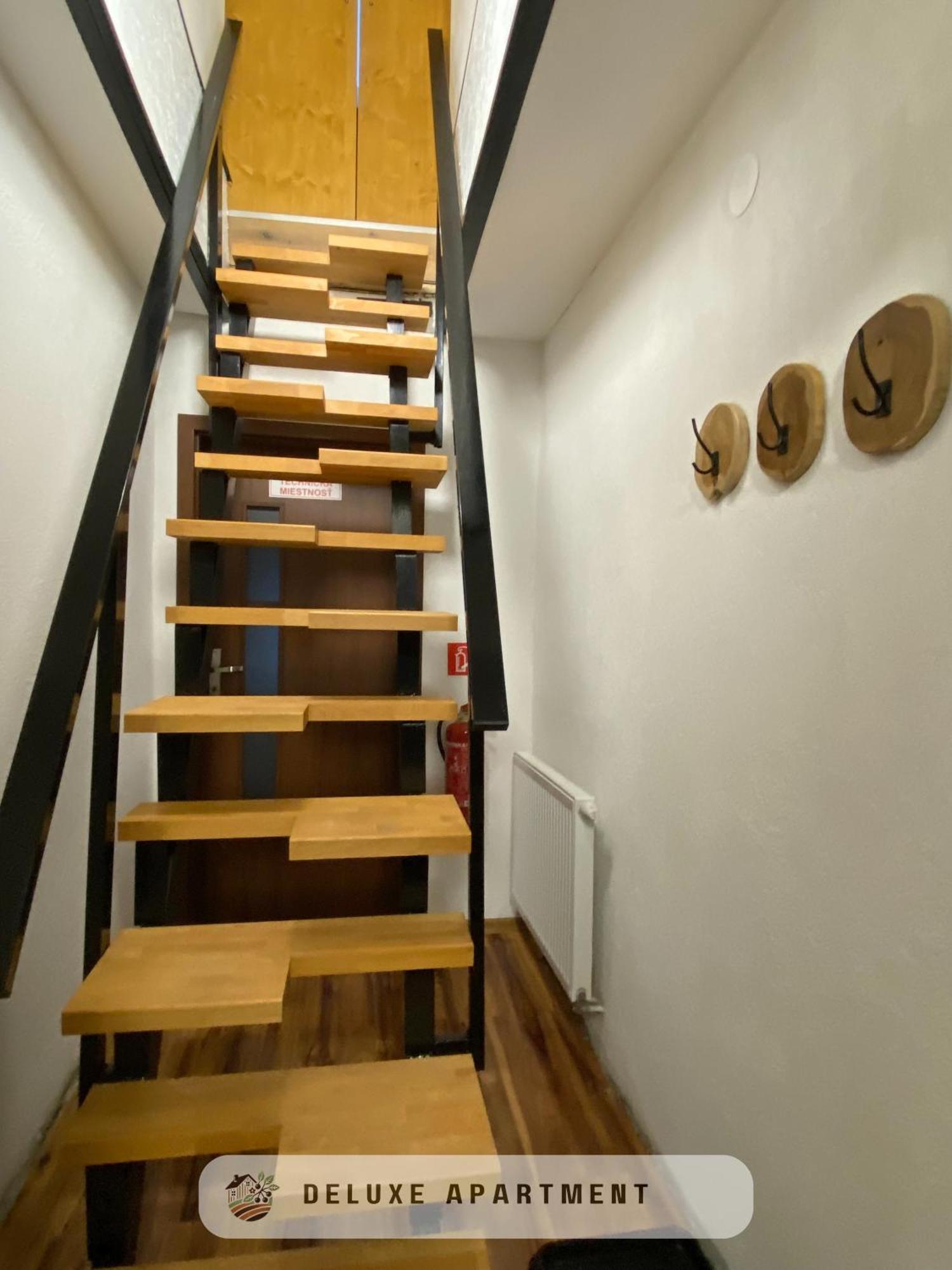 Apartmanovy Dom Visnove Luaran gambar